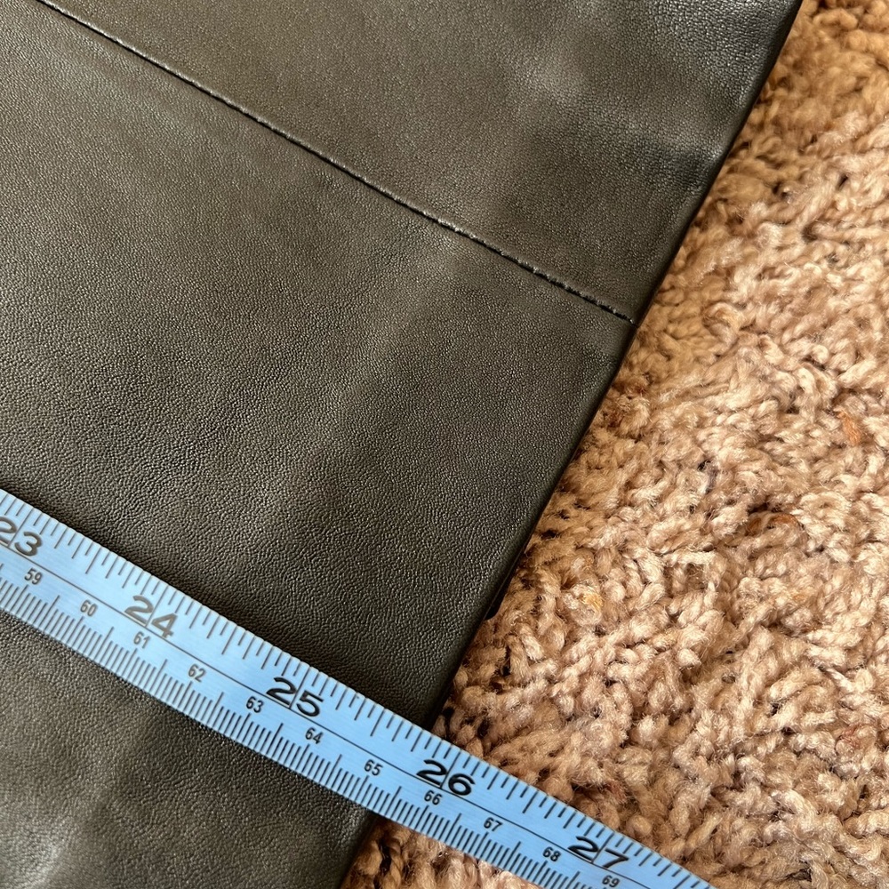 New leather skirt - Picture 2 of 10